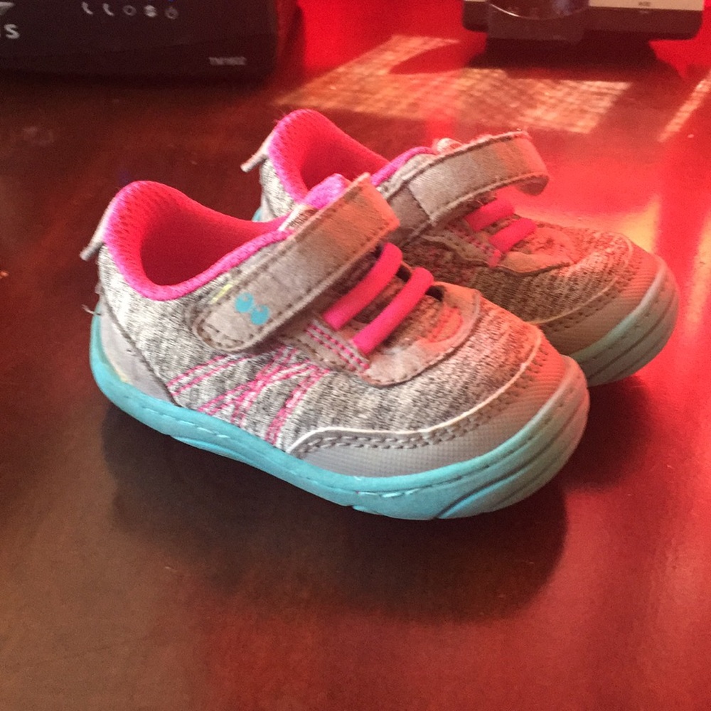 Baby shoes size 3c
